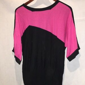Cable & Gauge Colorblock Pink And Black Short Sleeve Sweater | Size L
